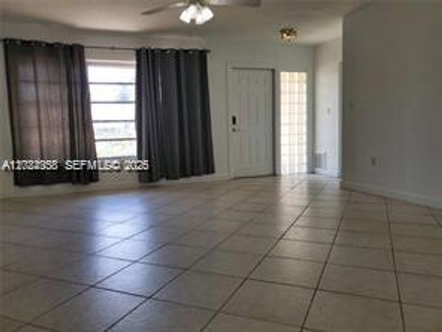 9401 SW 181st St, Palmetto Bay, FL 33157