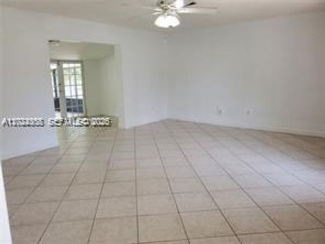 9401 SW 181st St, Palmetto Bay, FL 33157