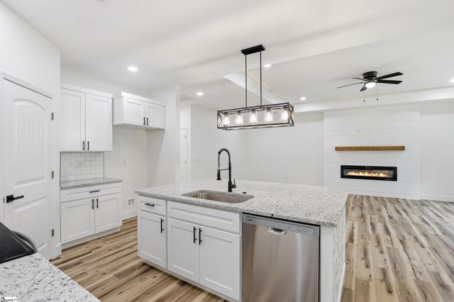 206 Kendrick Street, Greer, SC 29651