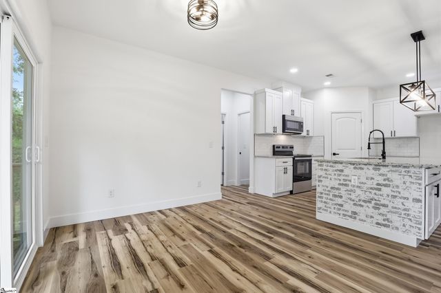206 Kendrick Street, Greer, SC 29651