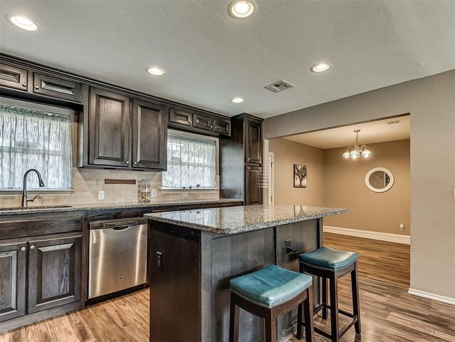 220 S Irving Drive, Moore, OK 73160