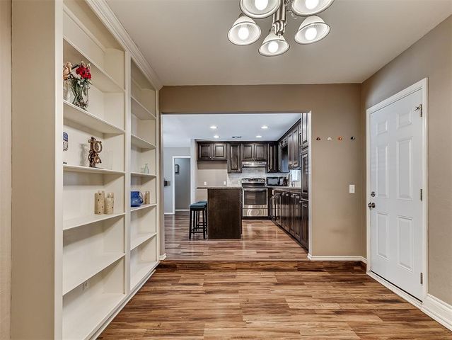 220 S Irving Drive, Moore, OK 73160