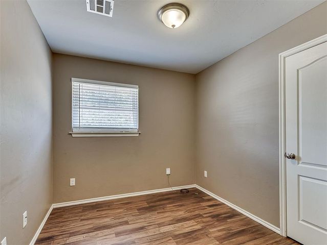 220 S Irving Drive, Moore, OK 73160