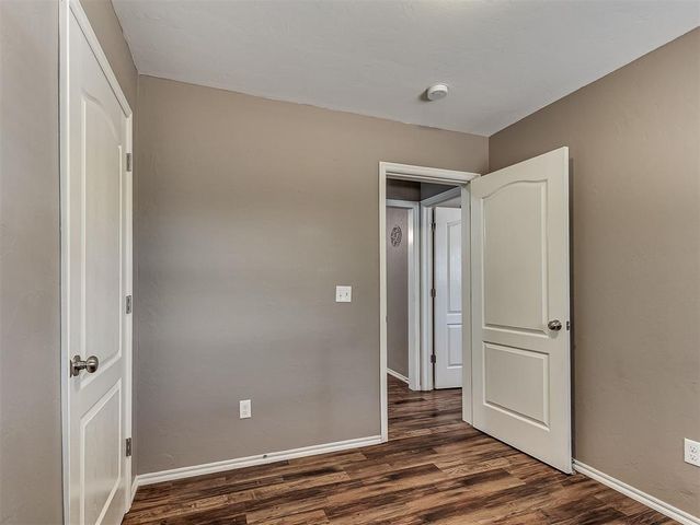 220 S Irving Drive, Moore, OK 73160