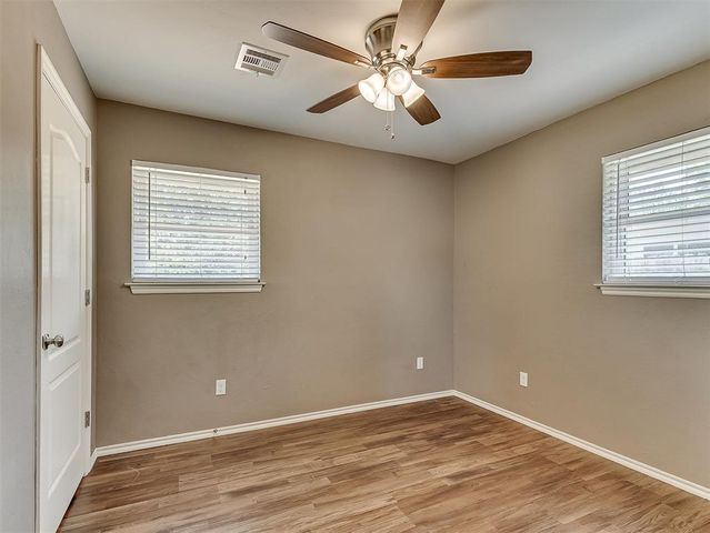 220 S Irving Drive, Moore, OK 73160
