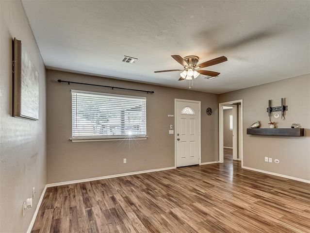 220 S Irving Drive, Moore, OK 73160