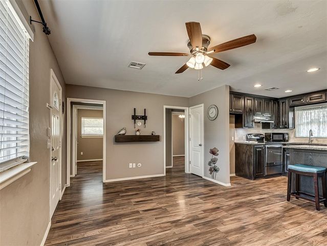 220 S Irving Drive, Moore, OK 73160