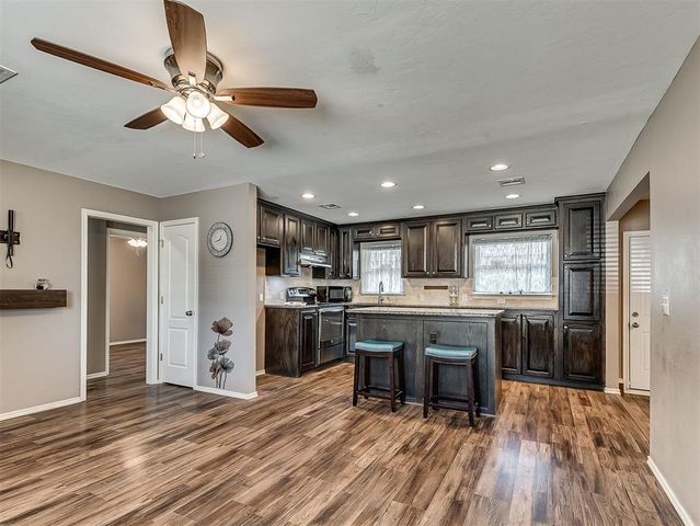 220 S Irving Drive, Moore, OK 73160