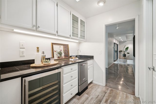 2411 E 72nd Place 2-A-3, Tulsa, OK 74136