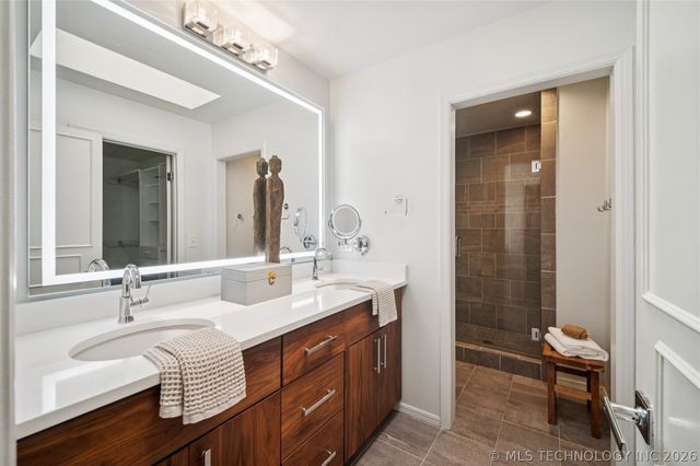 2411 E 72nd Place 2-A-3, Tulsa, OK 74136