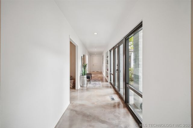 2411 E 72nd Place 2-A-3, Tulsa, OK 74136