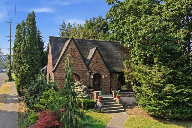 1728 E 9th Ave, Spokane, WA 99202