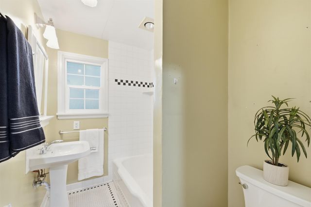1728 E 9th Ave, Spokane, WA 99202
