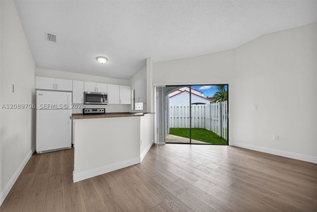 2414 San Remo Cir, Homestead, FL 33035