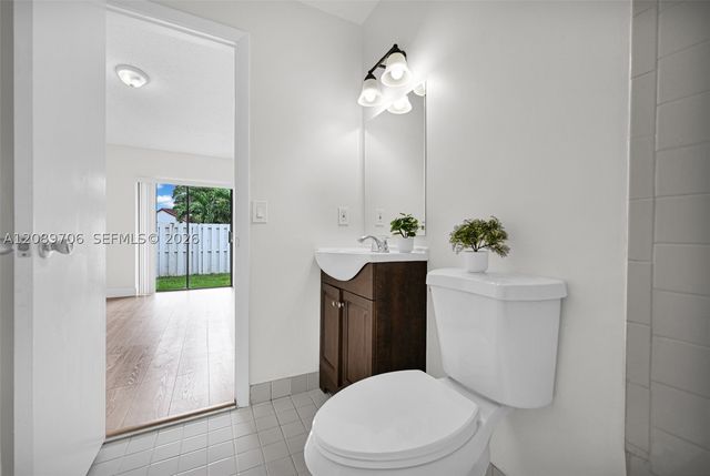 2414 San Remo Cir, Homestead, FL 33035