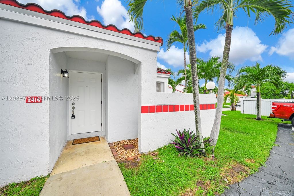 2414 San Remo Cir, Homestead, FL 33035