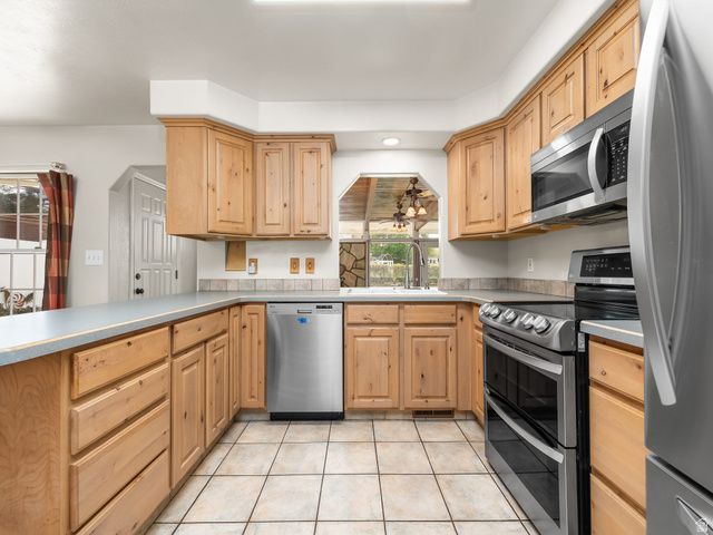 1239 SHERIDAN DR, Ogden, UT 84404