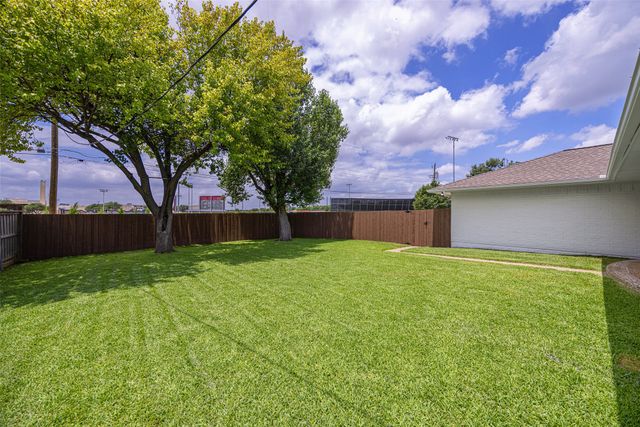 10201 Royal Highlands Drive, Dallas, TX 75238