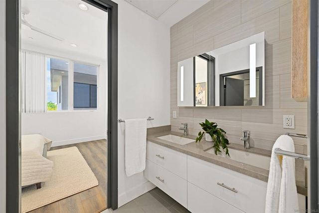 4079 1st Ave 4, San Diego, CA 92103