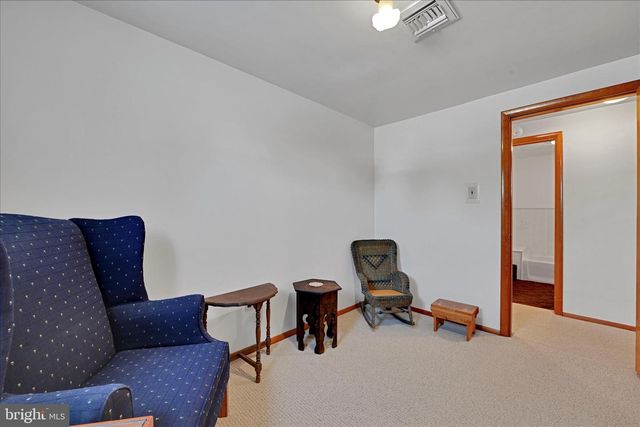 921 SKYLIGHT DR, York, PA 17402