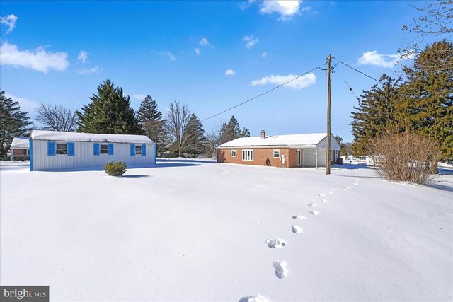 921 SKYLIGHT DR, York, PA 17402