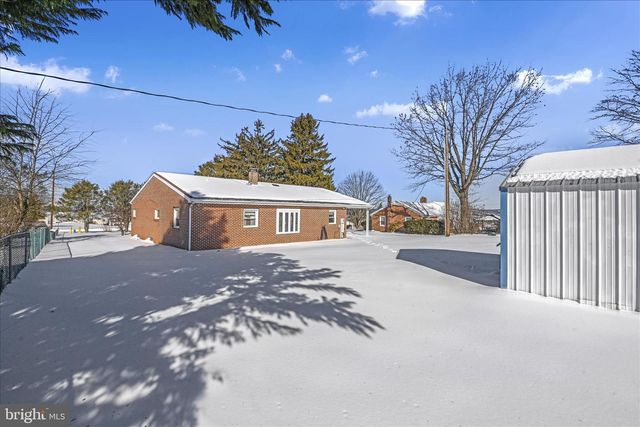 921 SKYLIGHT DR, York, PA 17402