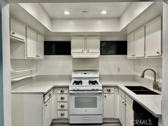 2117 Alabama, Huntington Beach, CA 92648