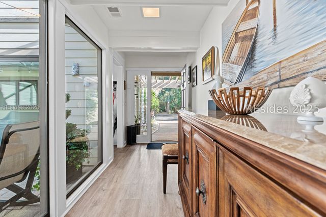 15 Calibogue Cay Rd Apt 388, Hilton Head Island, SC 29928