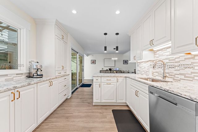 15 Calibogue Cay Rd Apt 388, Hilton Head Island, SC 29928