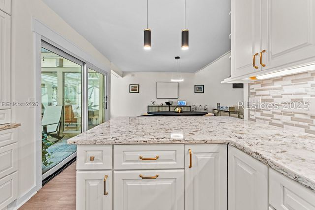 15 Calibogue Cay Rd Apt 388, Hilton Head Island, SC 29928