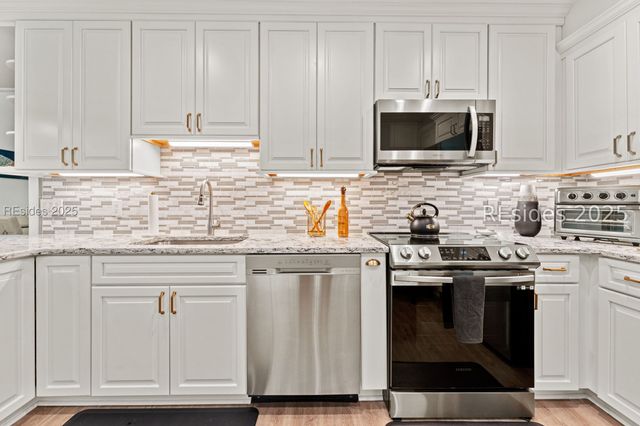 15 Calibogue Cay Rd Apt 388, Hilton Head Island, SC 29928