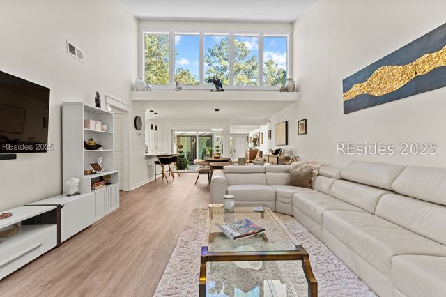 15 Calibogue Cay Rd Apt 388, Hilton Head Island, SC 29928