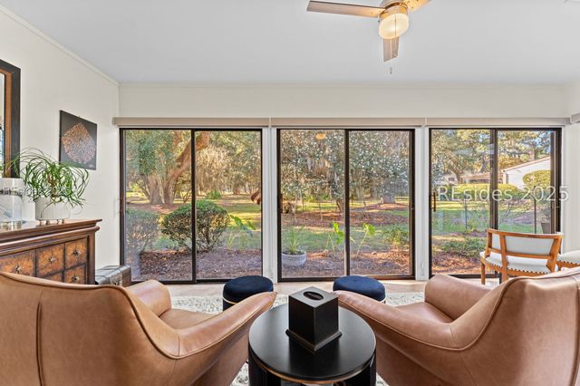 15 Calibogue Cay Rd Apt 388, Hilton Head Island, SC 29928