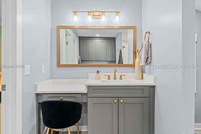 15 Calibogue Cay Rd Apt 388, Hilton Head Island, SC 29928