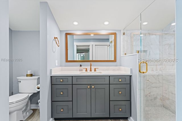 15 Calibogue Cay Rd Apt 388, Hilton Head Island, SC 29928