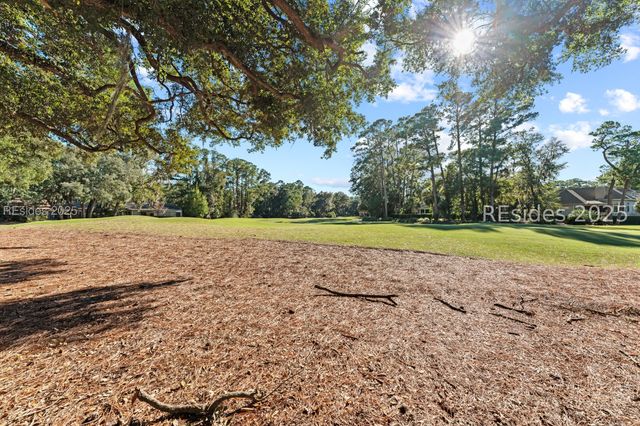 15 Calibogue Cay Rd Apt 388, Hilton Head Island, SC 29928