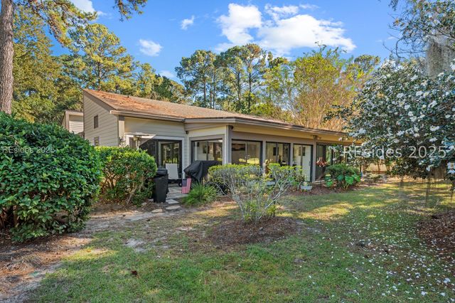 15 Calibogue Cay Rd Apt 388, Hilton Head Island, SC 29928