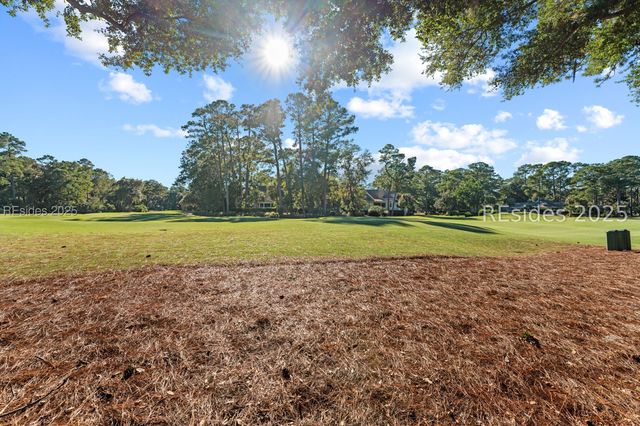 15 Calibogue Cay Rd Apt 388, Hilton Head Island, SC 29928