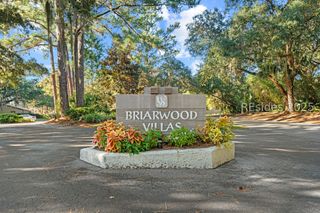 15 Calibogue Cay Rd Apt 388, Hilton Head Island, SC 29928