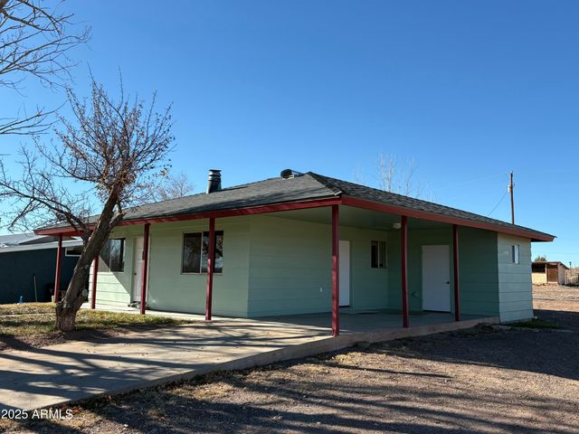 610 S 11th Place W, St Johns, AZ 85936