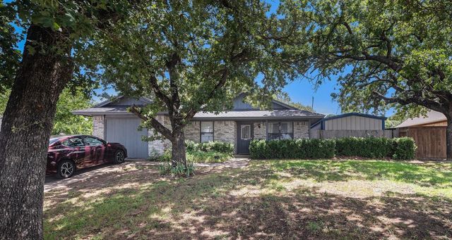 117 WALNUT CREEK Drive, Azle, TX 76020
