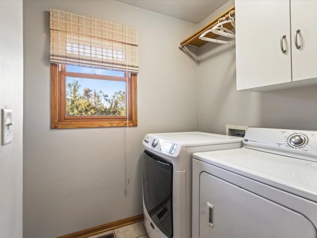 12486 Whispering Winds Drive, Roscoe, IL 61073