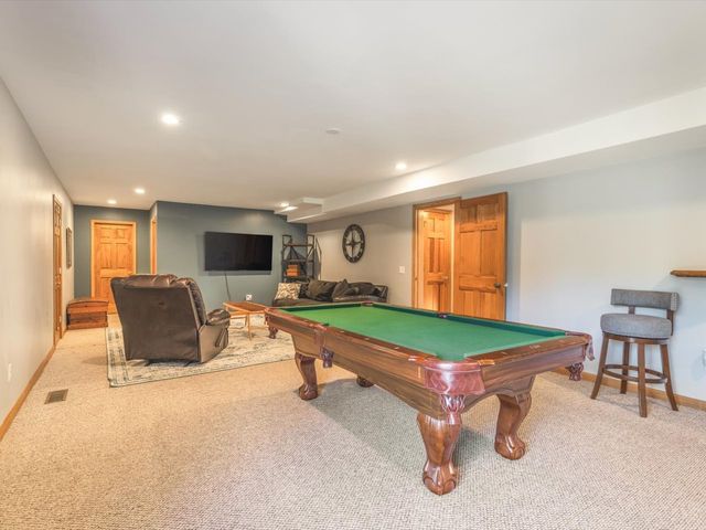 12486 Whispering Winds Drive, Roscoe, IL 61073