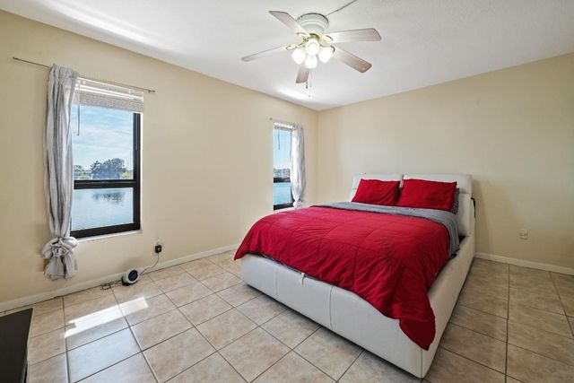 1100 Crystal Lake Drive 105, Deerfield Beach, FL 33064