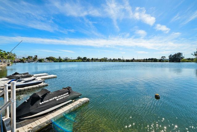 1100 Crystal Lake Drive 105, Deerfield Beach, FL 33064