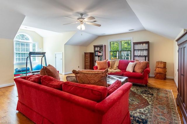110 Benjamins CT, Seaford, VA 23696