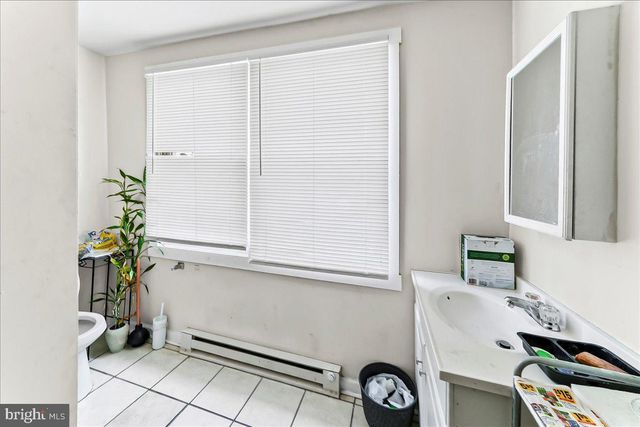 162 W MAIN ST, Elkton, MD 21921