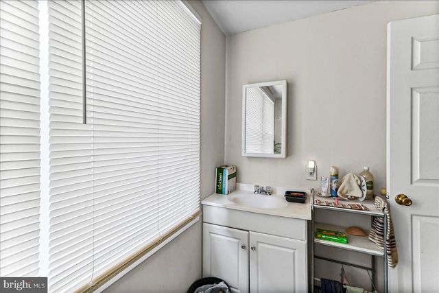 162 W MAIN ST, Elkton, MD 21921