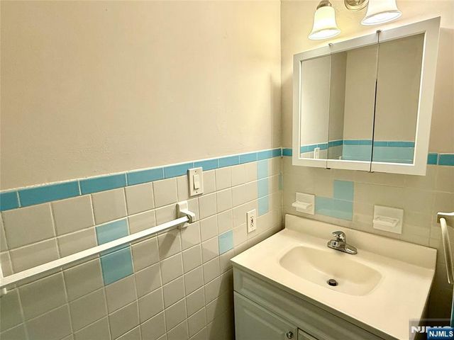 6306 Jf Kennedy Boulevard B, West New York, NJ 07093