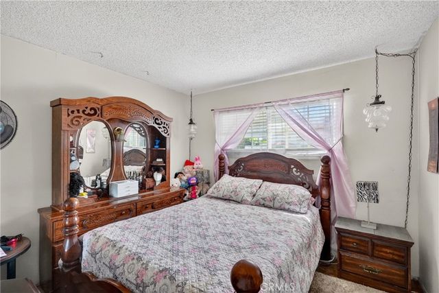 2369 Saunders St, Pomona, CA 91767